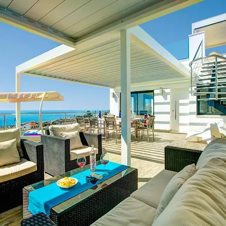 Luisa Seaview 4 Casasol *